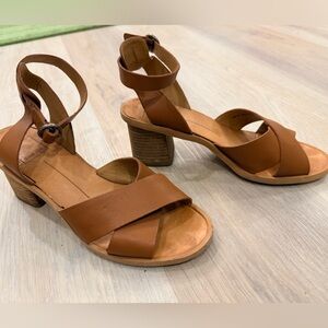 Dolce Vita Tan Leather Ankle Strap Heeled Sandals Size 7.5 Block Heel